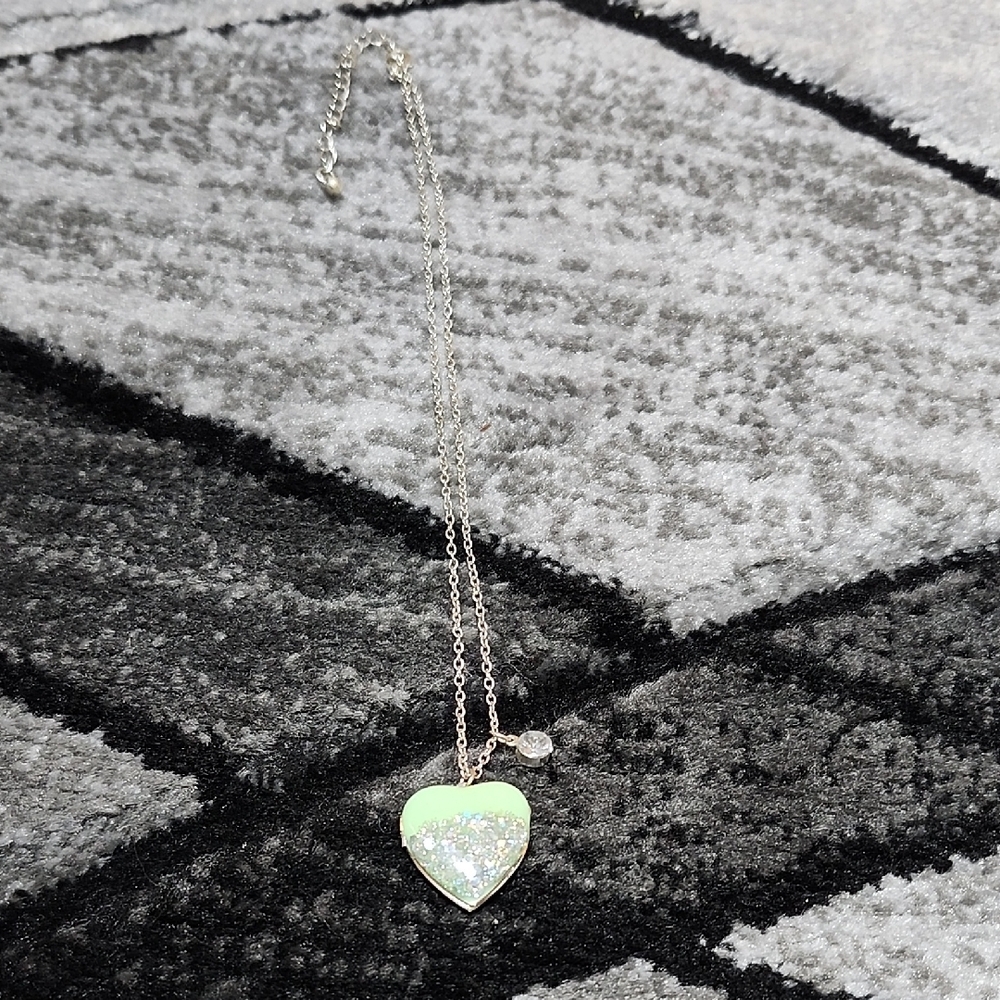 GLITTER HEART SHAPED LOCKET RHINESTONE 18" PENDANT NECKLACE